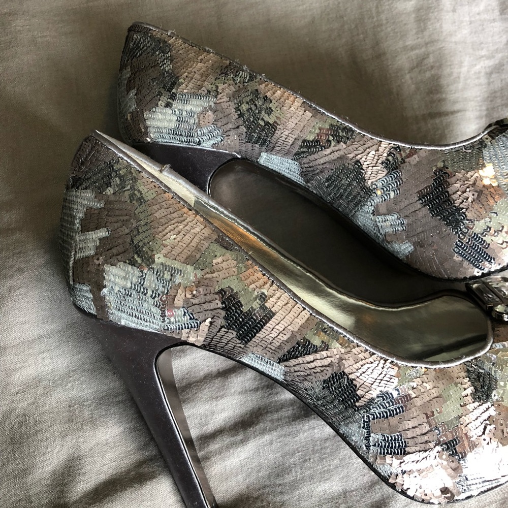 Nina New York GUC Sequins & Satin Rhinestone Heels - Picture 7 of 8